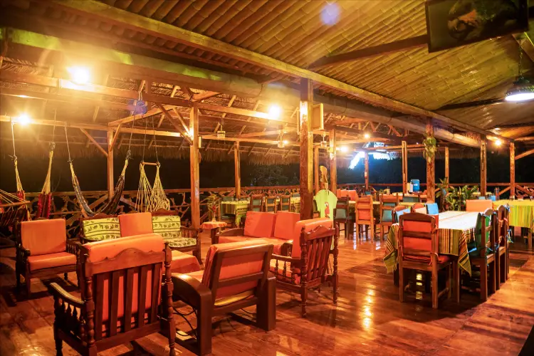 restaurante yarina lodge