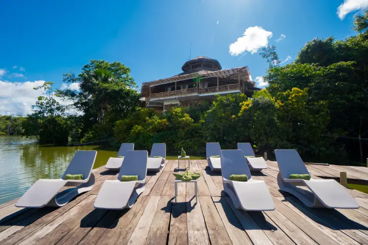 la-selva-lodge-deck