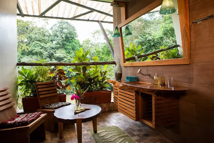 itamandi-eco-lodge-restroom
