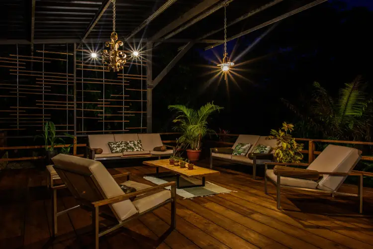 kuyana lodge area social