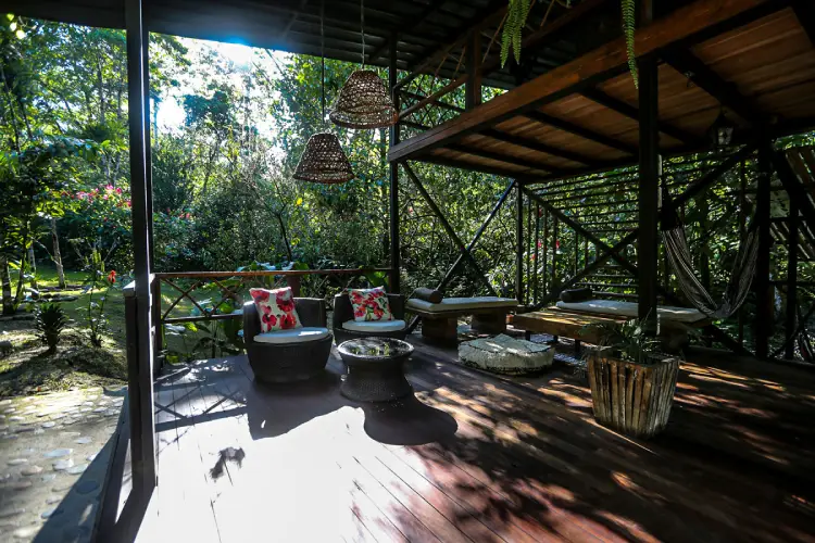 kuyana lodge living
