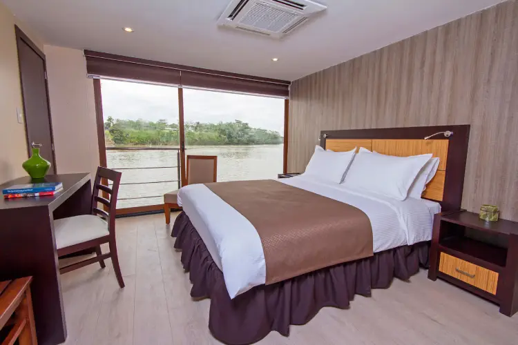 Anakonda amazon cruise single room