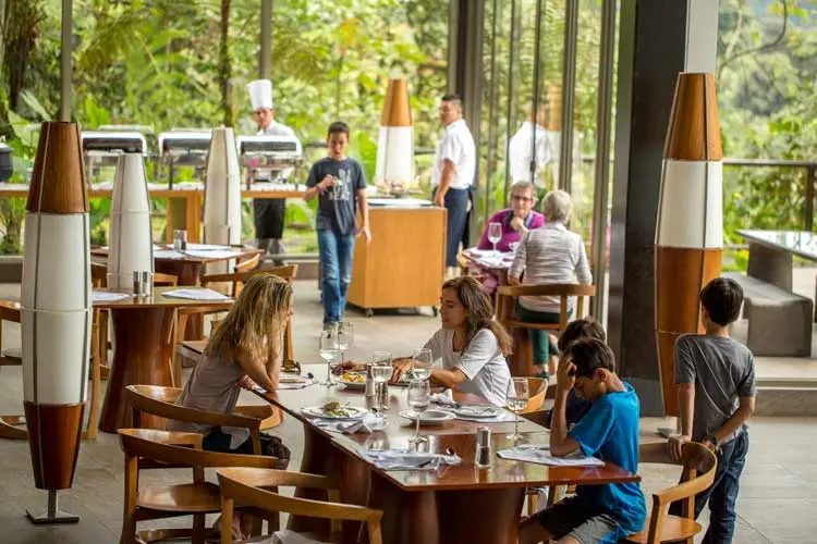Mashpi_lodge-restaurant