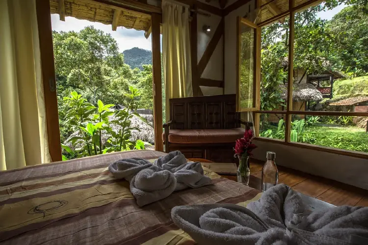maquipucuna lodge room