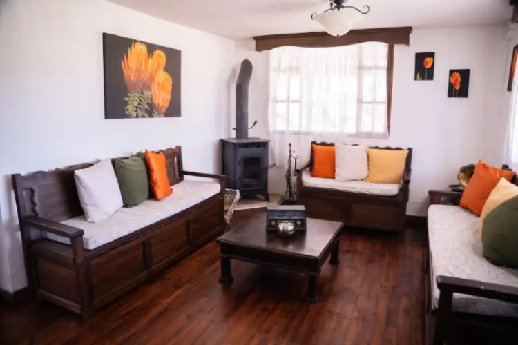 Chuquiragua Lodge living